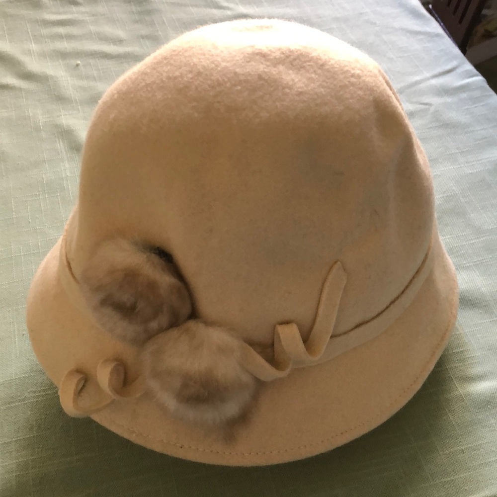 Dressy bucket hat